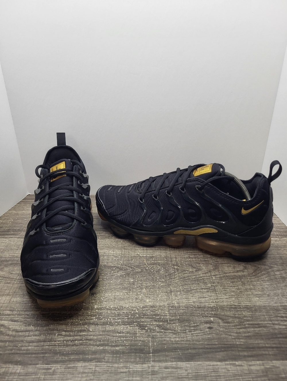 Nike Air Vapormax Plus Black Gold CW7299 001 Sneakers Shoes Mens Size 11.5